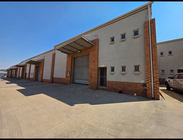 550M² WAREHOUSE TO LET IN STORMILL